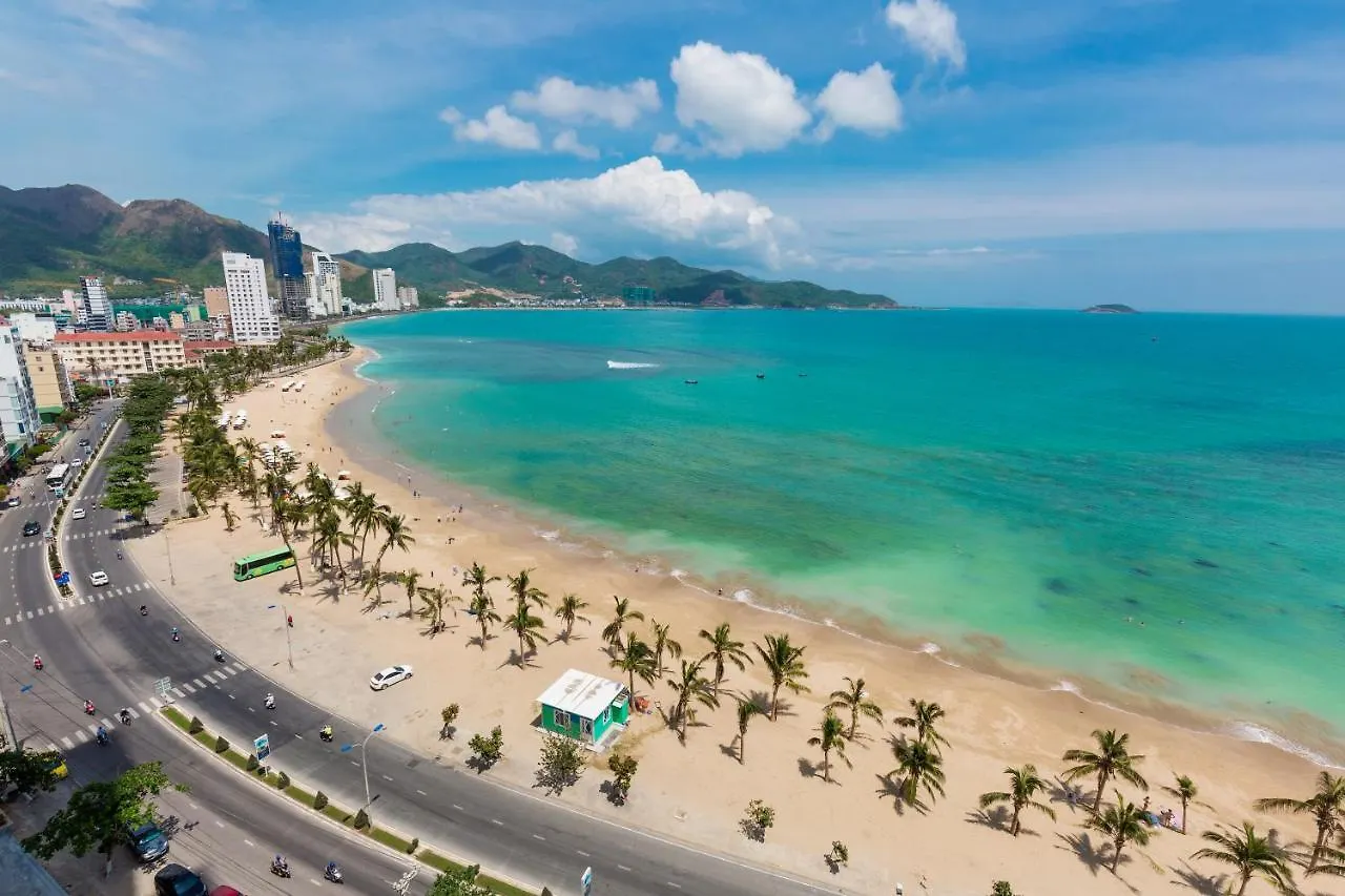 Sandy Gold - Oceanus Apartments
